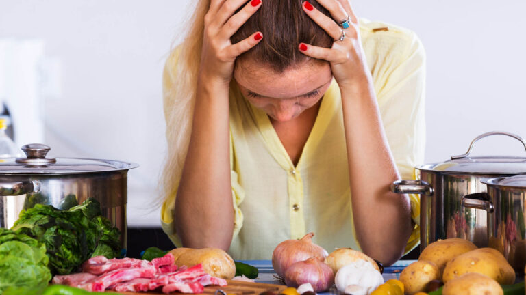 La alimentación y su relación con el estrés – Fundación Clínica de la